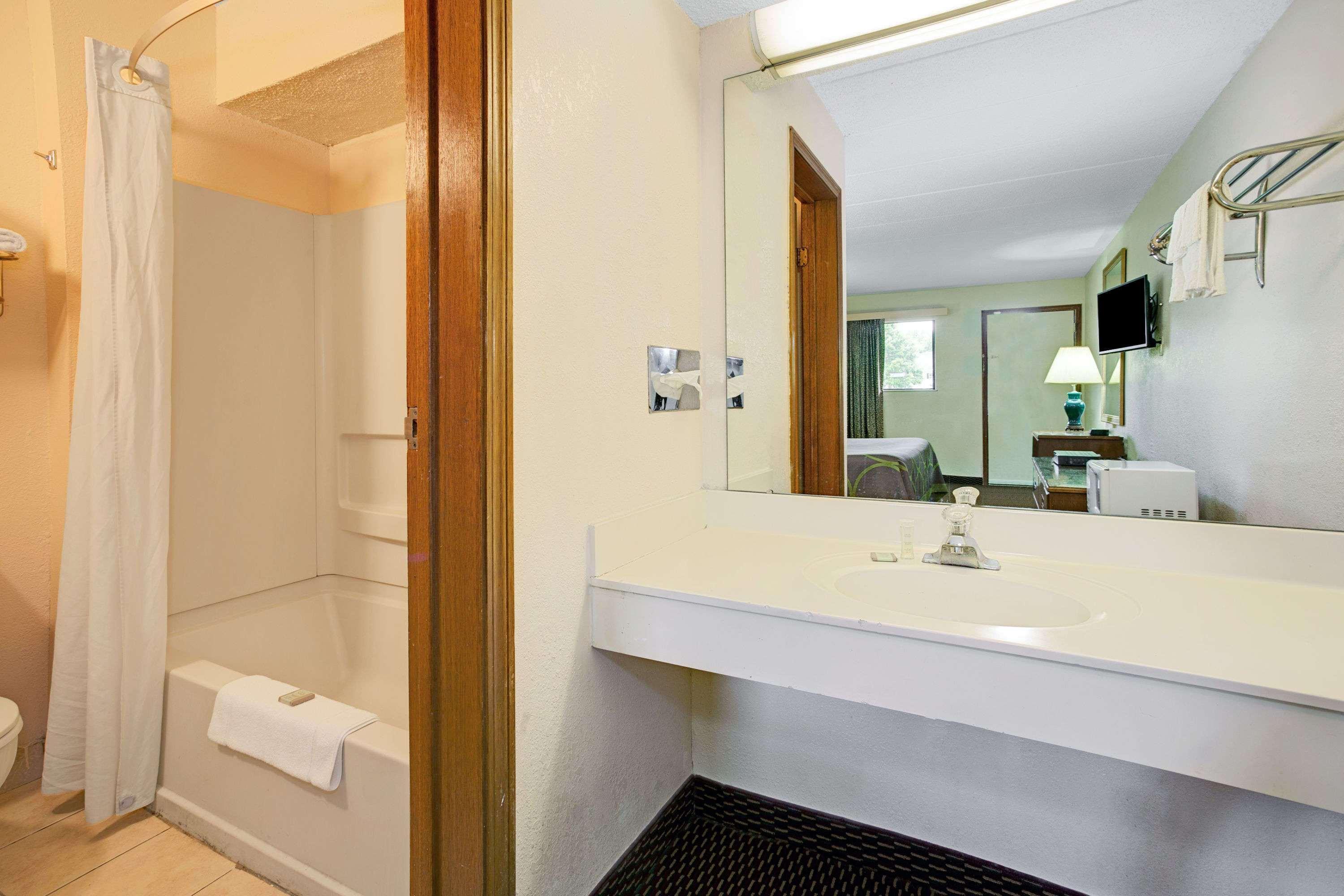 Super 8 By Wyndham Fort Mitchell Cincinnati Area Экстерьер фото