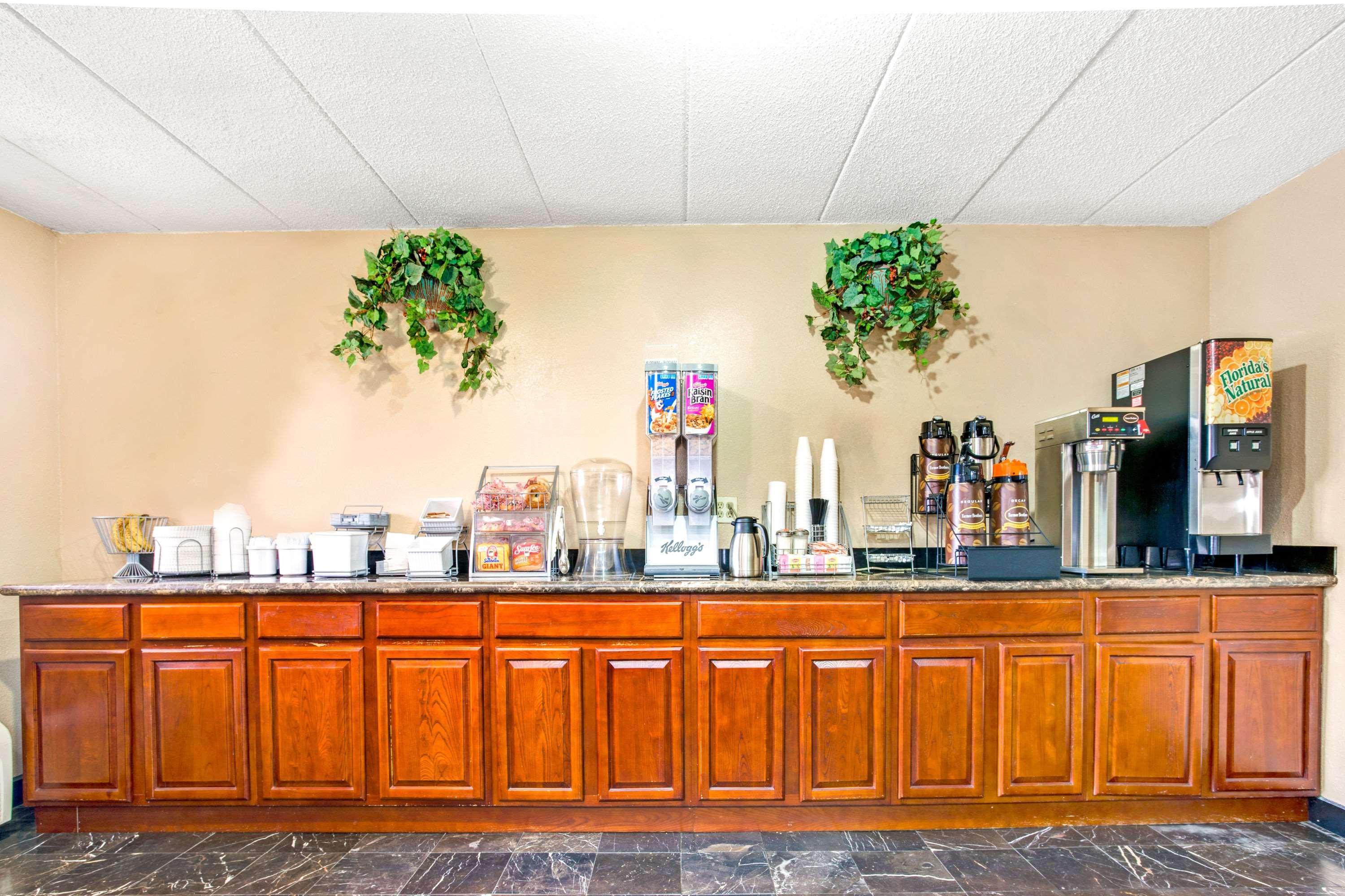 Super 8 By Wyndham Fort Mitchell Cincinnati Area Экстерьер фото