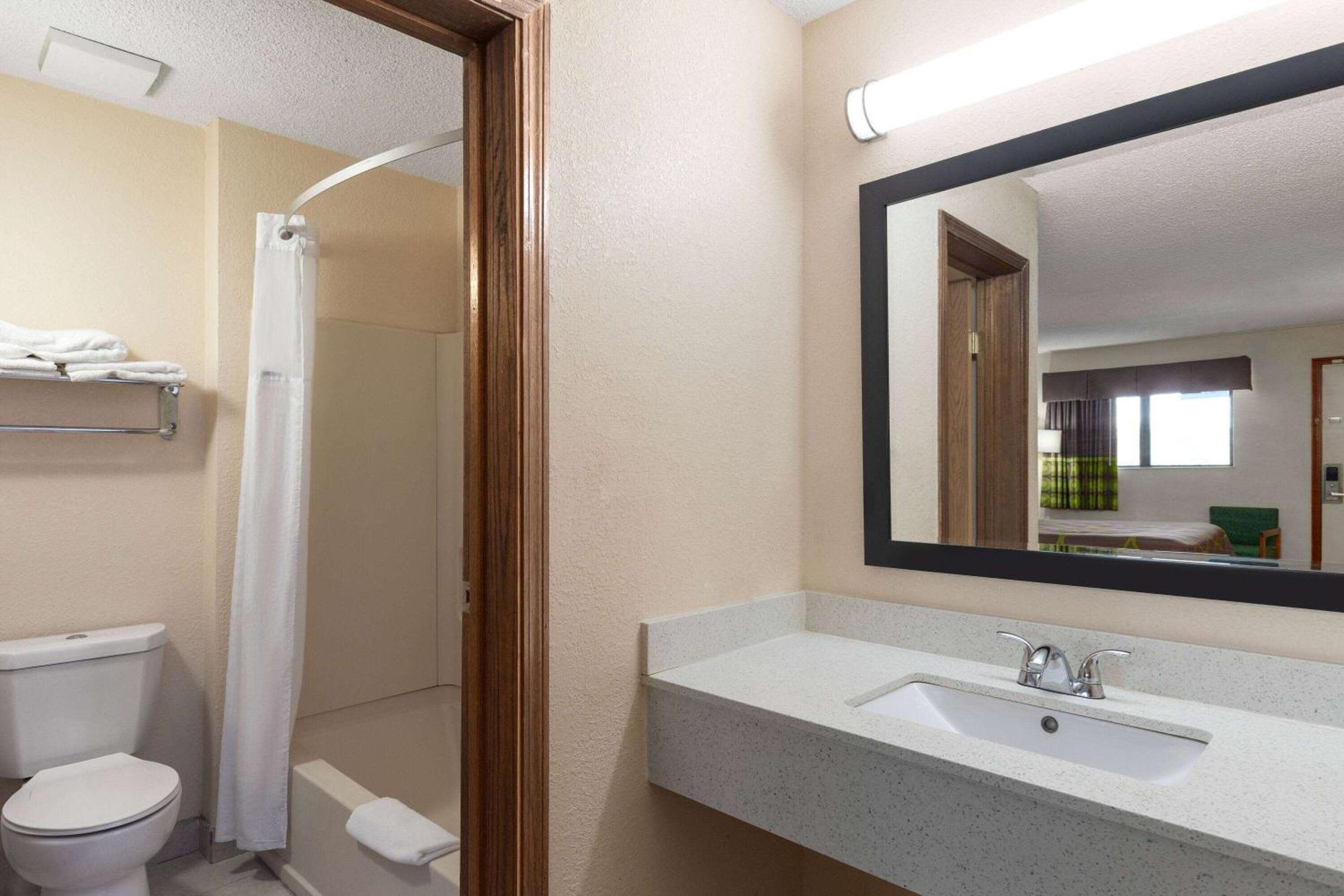 Super 8 By Wyndham Fort Mitchell Cincinnati Area Экстерьер фото