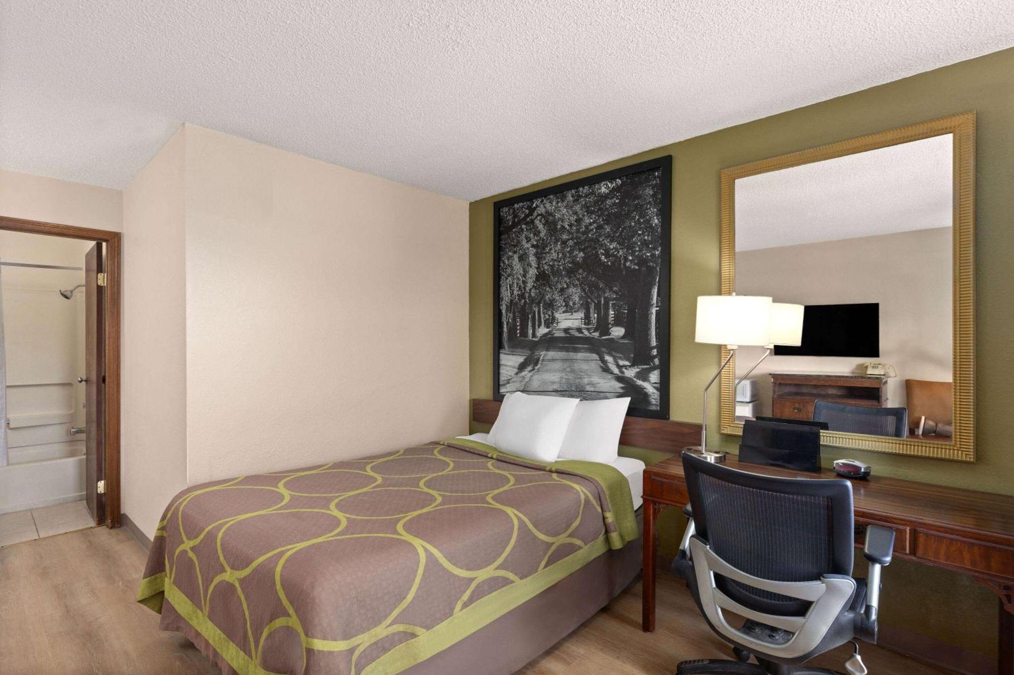 Super 8 By Wyndham Fort Mitchell Cincinnati Area Экстерьер фото