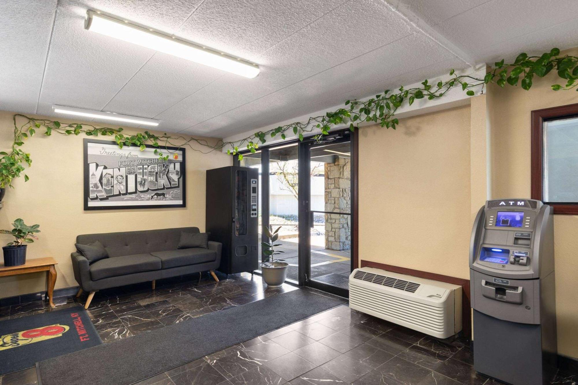 Super 8 By Wyndham Fort Mitchell Cincinnati Area Экстерьер фото