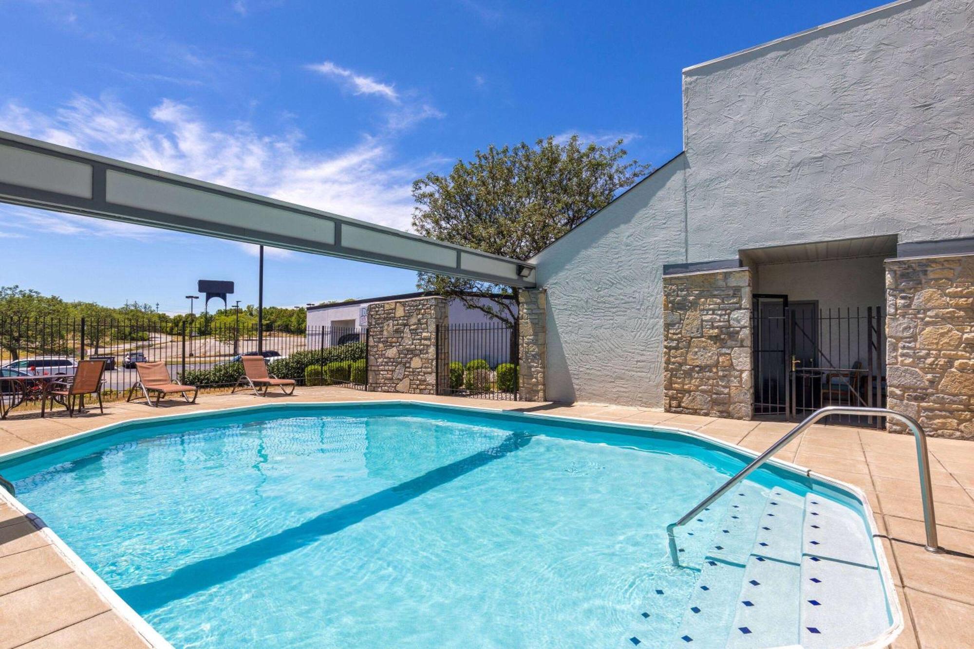 Super 8 By Wyndham Fort Mitchell Cincinnati Area Экстерьер фото