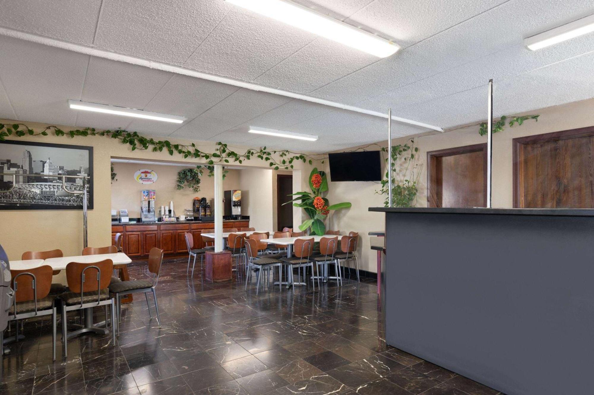 Super 8 By Wyndham Fort Mitchell Cincinnati Area Экстерьер фото
