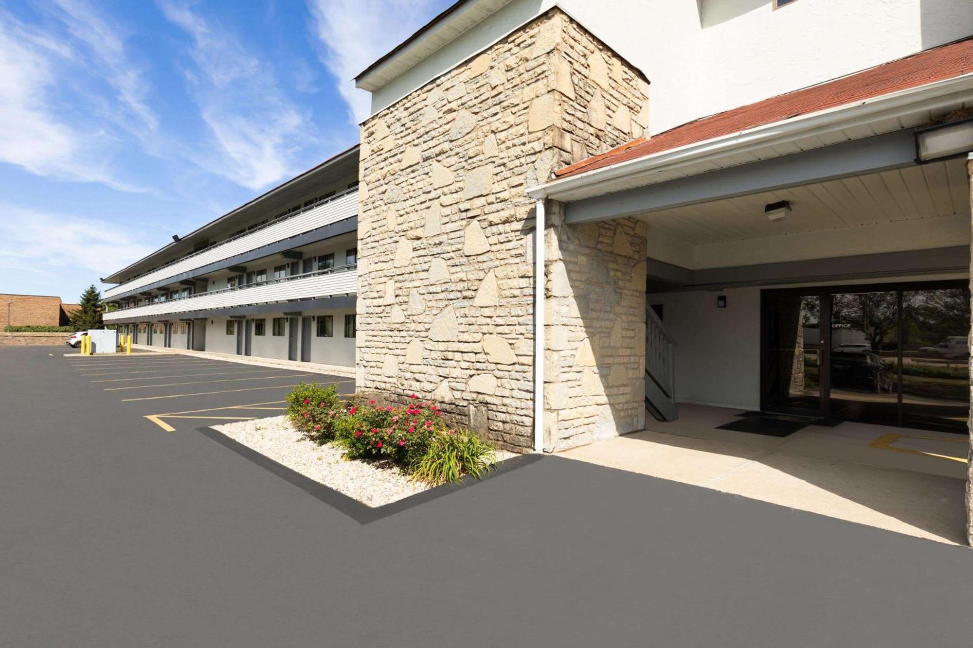 Super 8 By Wyndham Fort Mitchell Cincinnati Area Экстерьер фото
