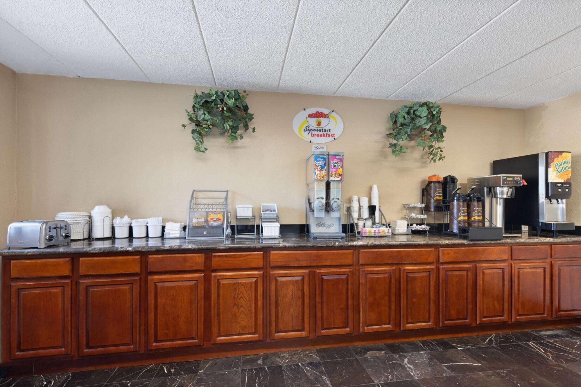 Super 8 By Wyndham Fort Mitchell Cincinnati Area Экстерьер фото