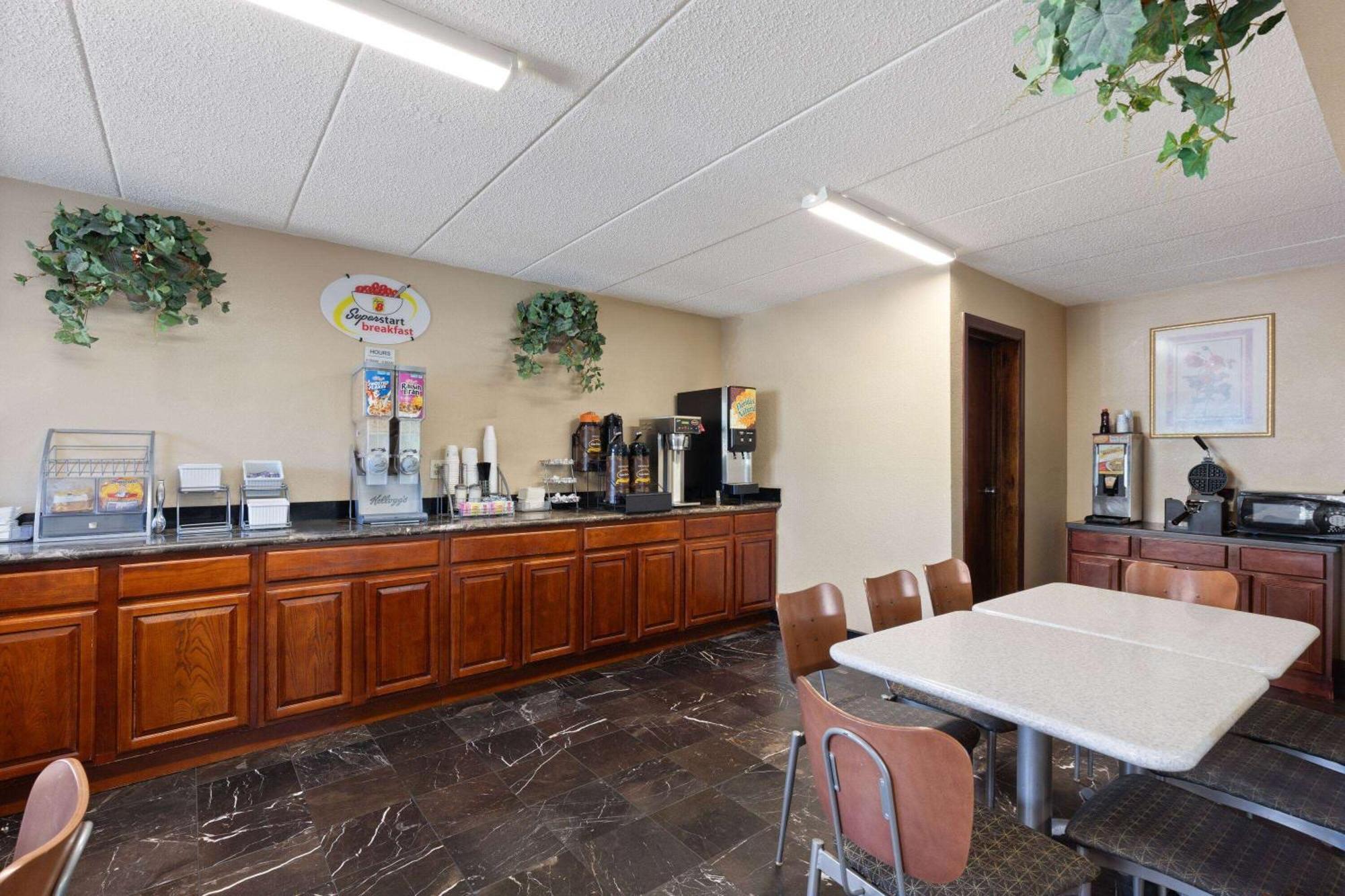 Super 8 By Wyndham Fort Mitchell Cincinnati Area Экстерьер фото
